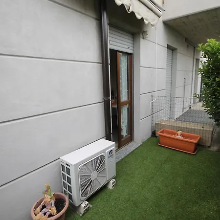 Easy Airport - Executive Апартаменты *